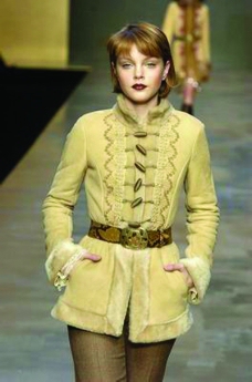 米兰2004女装秋冬新品发布会0227