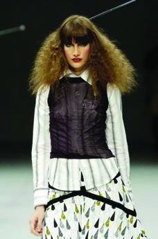伦敦2004女装秋冬新品发布会里约热内卢2004女装秋冬新品发布会0028