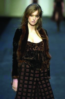 米兰2004女装秋冬新品发布会0570