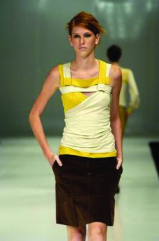 米兰2004女装秋冬新品发布会里约热内卢2004女装秋冬新品发布会0069