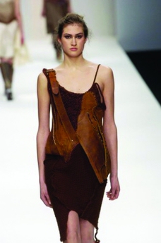 伦敦2004女装秋冬新品发布会0121
