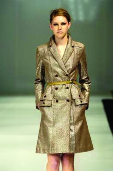 米兰2004女装秋冬新品发布会里约热内卢2004女装秋冬新品发布会0064