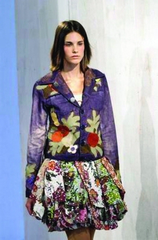 米兰2004秋冬新品发布会里约热内卢2004女装秋冬新品发布会0007