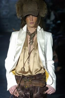 里约热内卢2004女装秋冬新品发布会米兰2004女装秋冬新品发布会0644