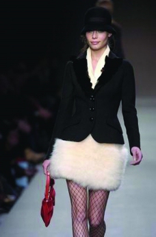 里约热内卢2004女装秋冬新品发布会米兰2004女装秋冬新品发布会0028