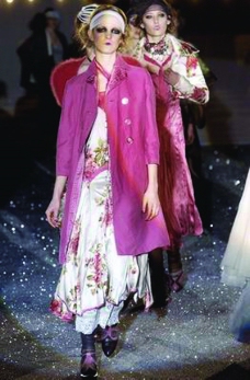 米兰2004女装秋冬新品发布会0610