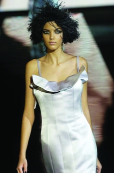 里约热内卢2004女装秋冬新品发布会米兰2004女装秋冬新品发布会0297