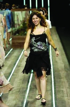 米兰2004女装秋冬新品发布会里约热内卢2004女装秋冬新品发布会0143