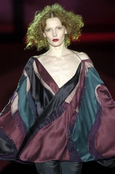 里约热内卢2004女装秋冬新品发布会米兰2004女装秋冬新品发布会0179