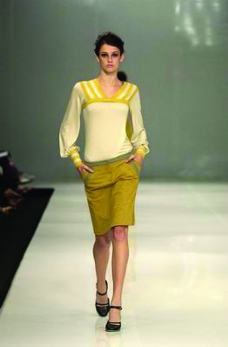 米兰2004女装秋冬新品发布会里约热内卢2004女装秋冬新品发布会0076