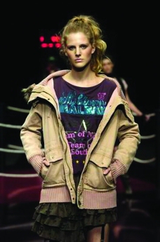 伦敦2004女装秋冬新品发布会里约热内卢2004女装秋冬新品发布会0163